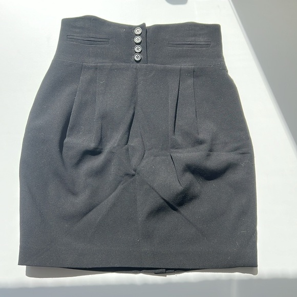 Club Monaco pencil skirt with front pleats and button details - Picture 1 of 5
